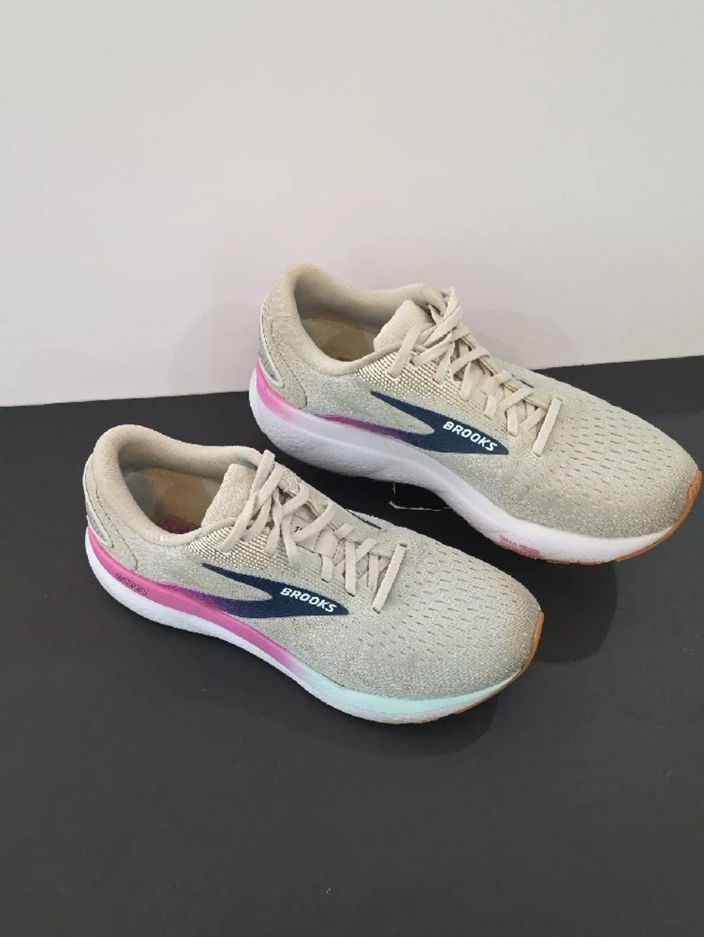 Brooks Ghost 16 Women’s Running Shoes - Beige with Pink and Navy Size 10